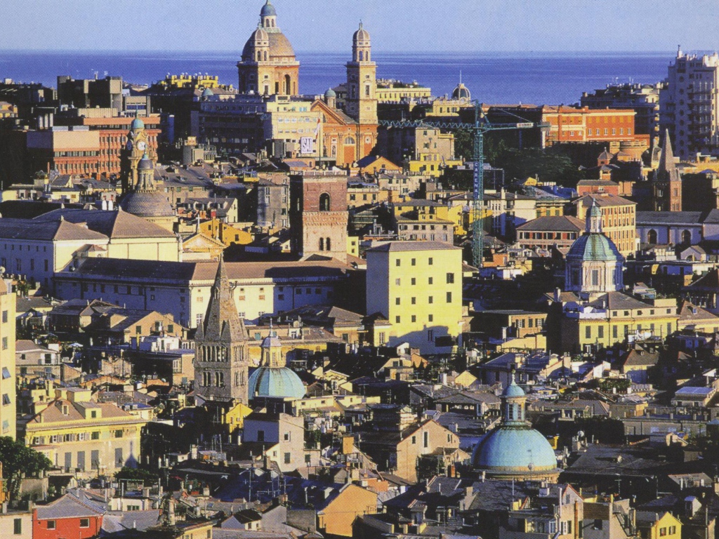 Город на фоне моря в Генуе, Италия