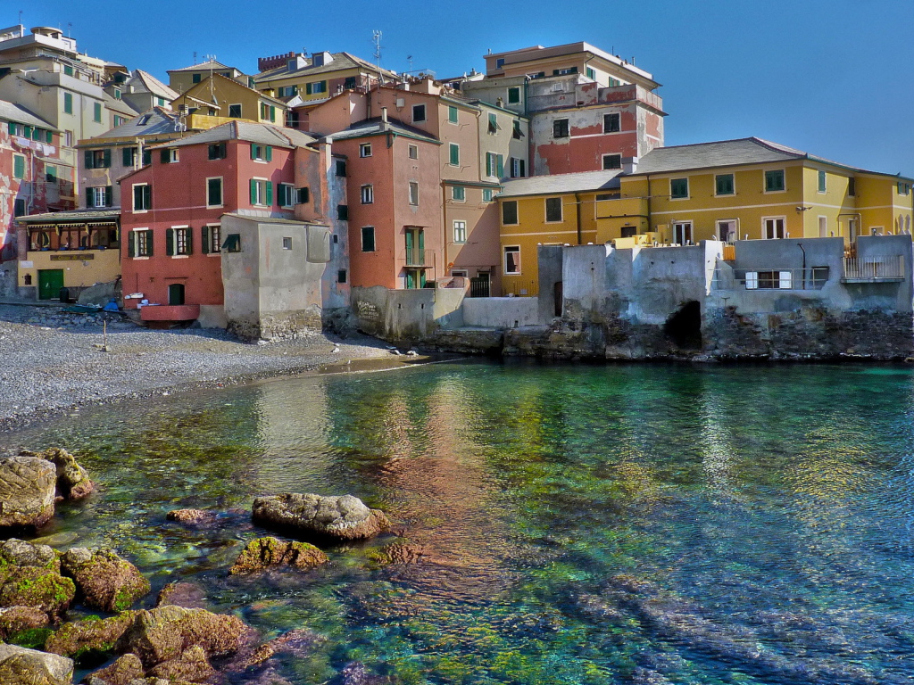 Залив в Генуе, Италия