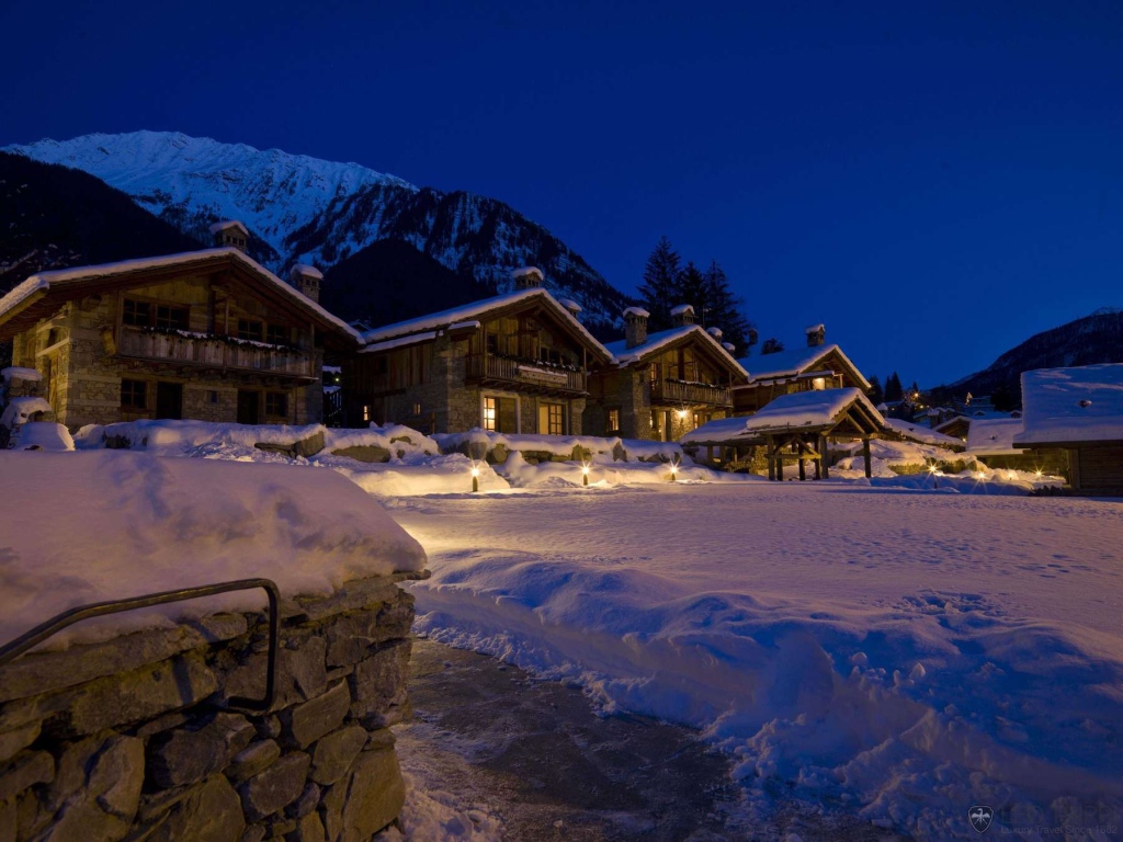 Гостиница на горнолыжном курорте Курмайор, Италия