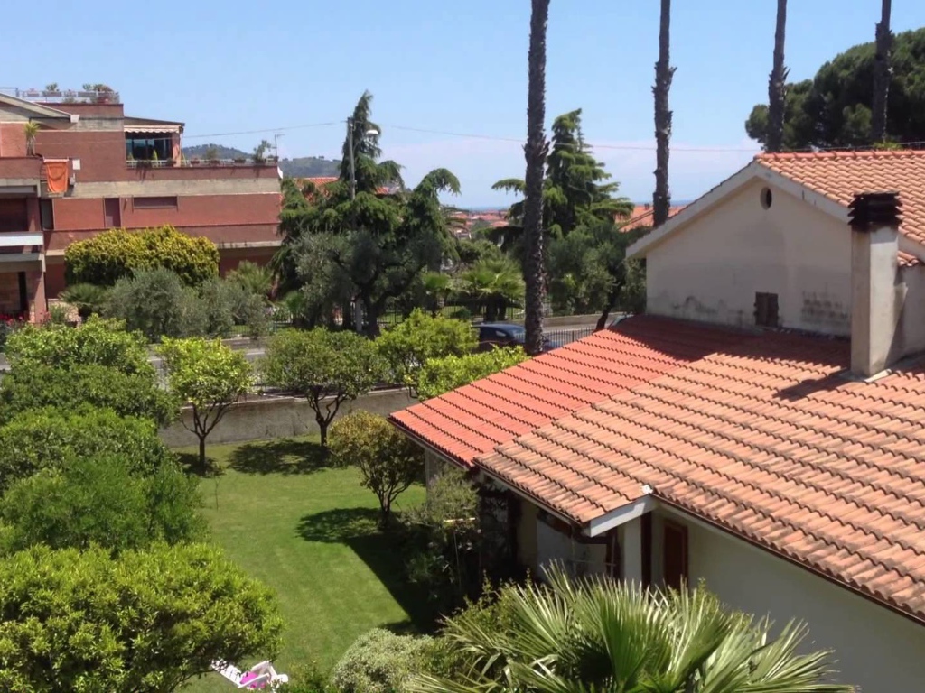 Гостиница у побережья на курорте Диано Марино, Италия