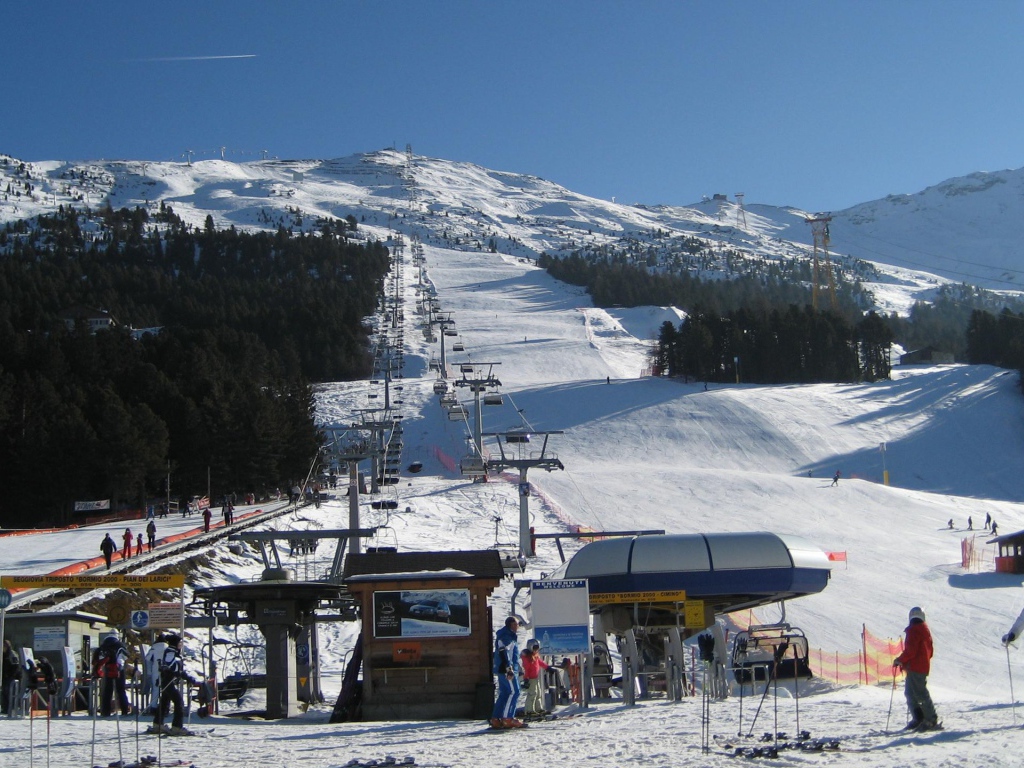 Подъемник на курорте в Бормио, Италия