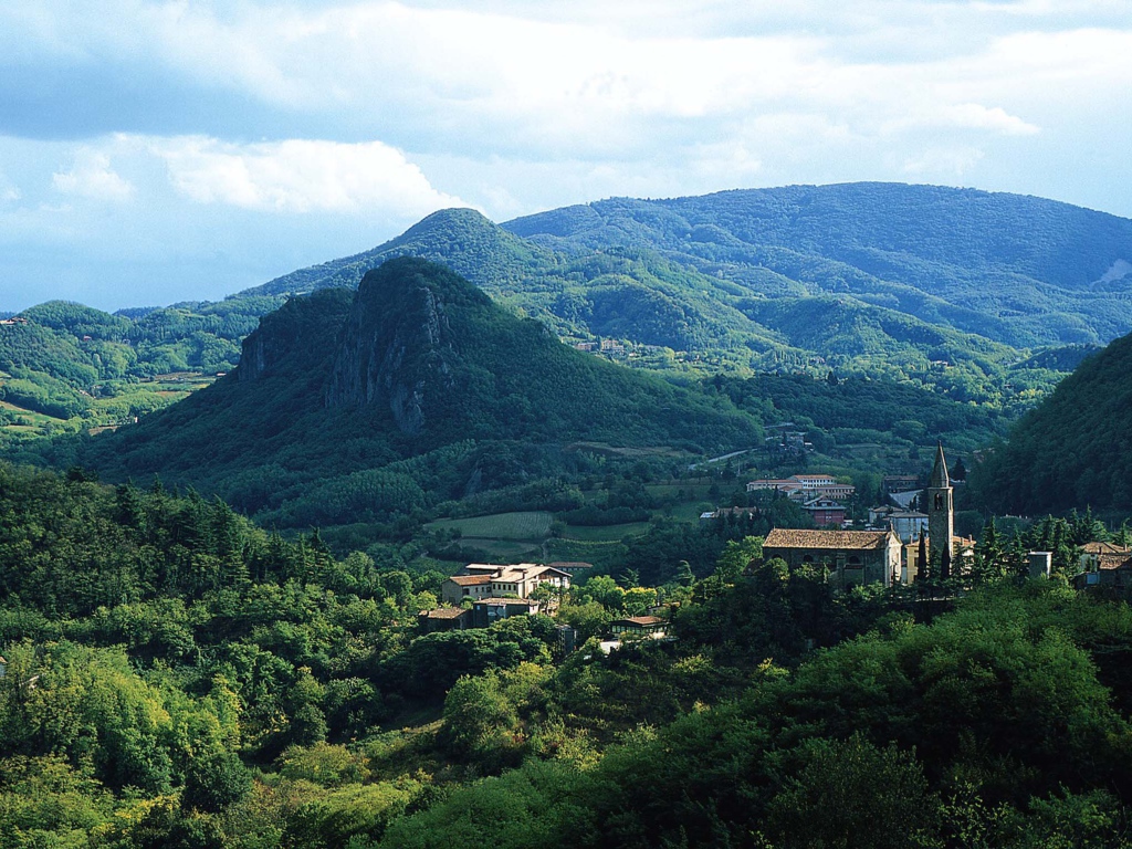 Горный пейзаж на курорте Абано Терме, Италия