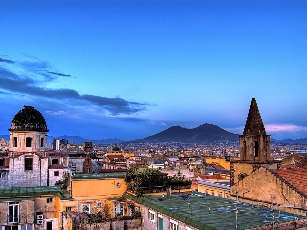 Крыши домов в Неаполе, Италия