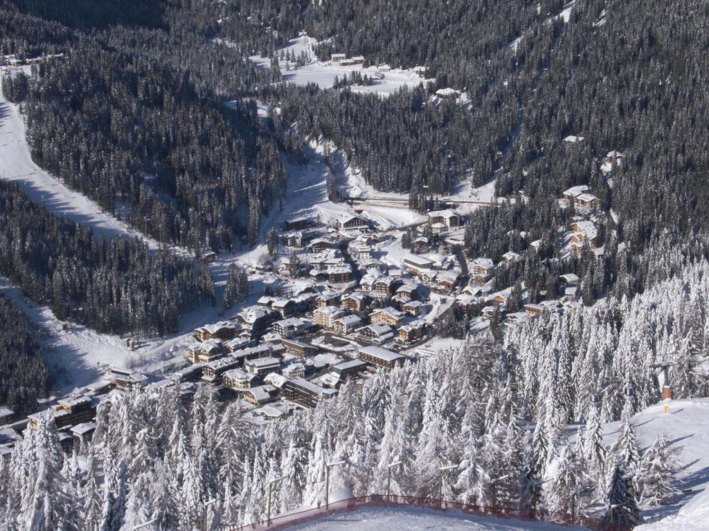 Горнолыжный курорт Мадонна ди Кампильо, Италия