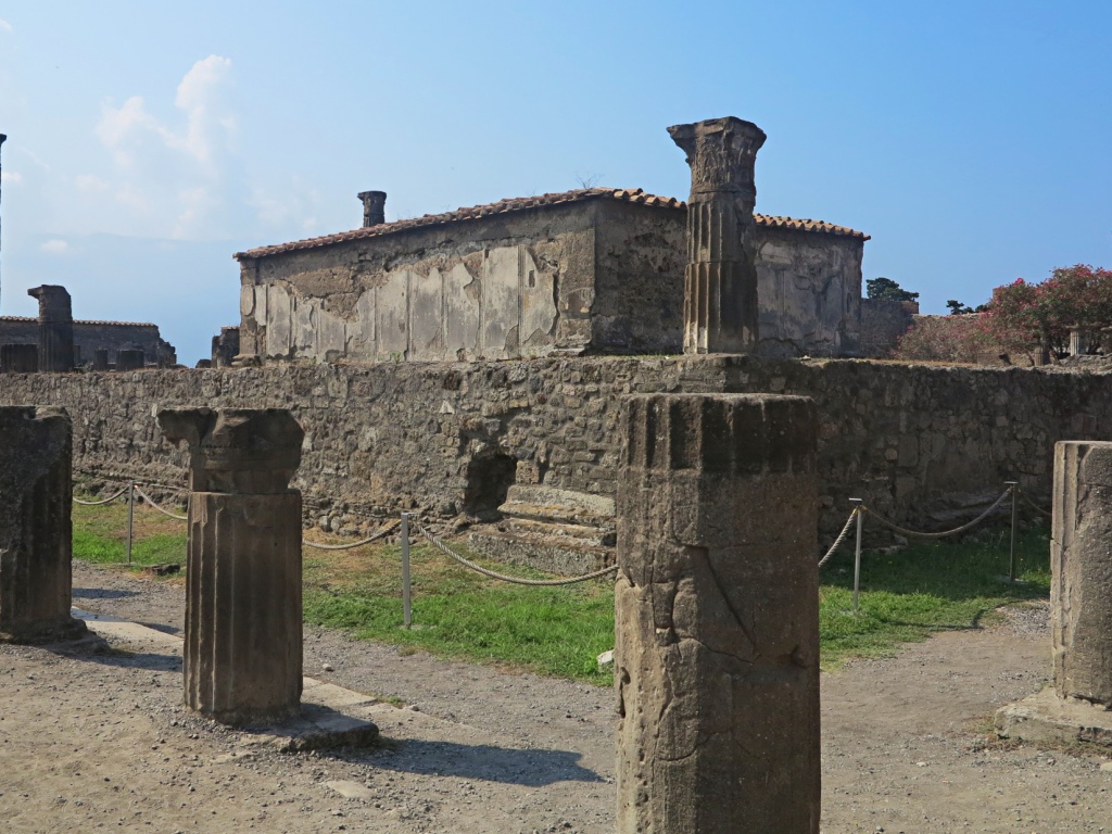 Сохранившееся здание в Помпеях, Италия