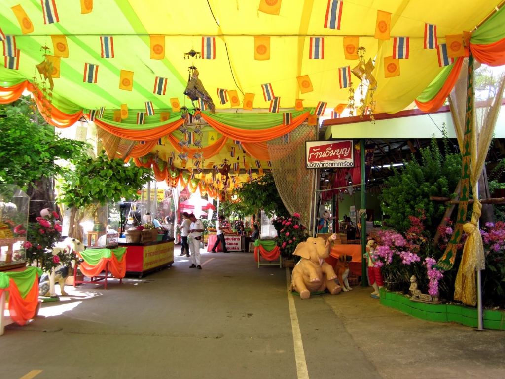 Городской рынок на курорте Аютайя, Таиланд