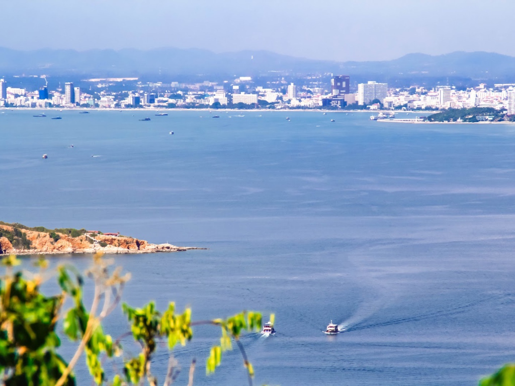 Город на курорте острова Ко Лан, Таиланд