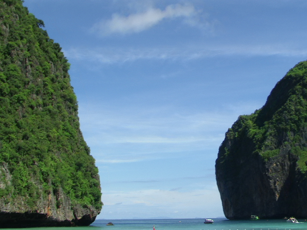 Вход в бухту в Пхукете