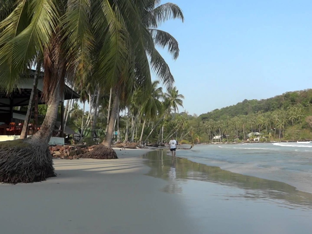 Отдых на пляже на острове Ко Куд, Таиланд