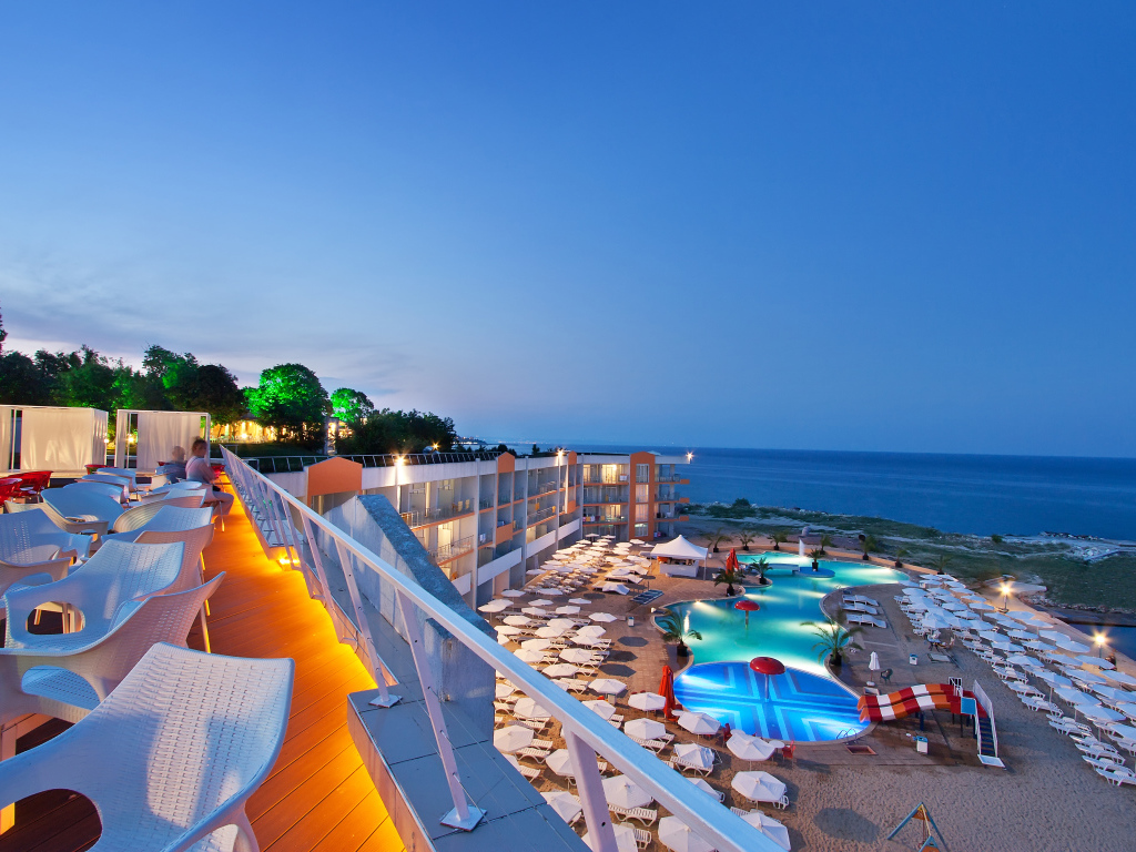 Отель на побережья в Кушадасы, Турция