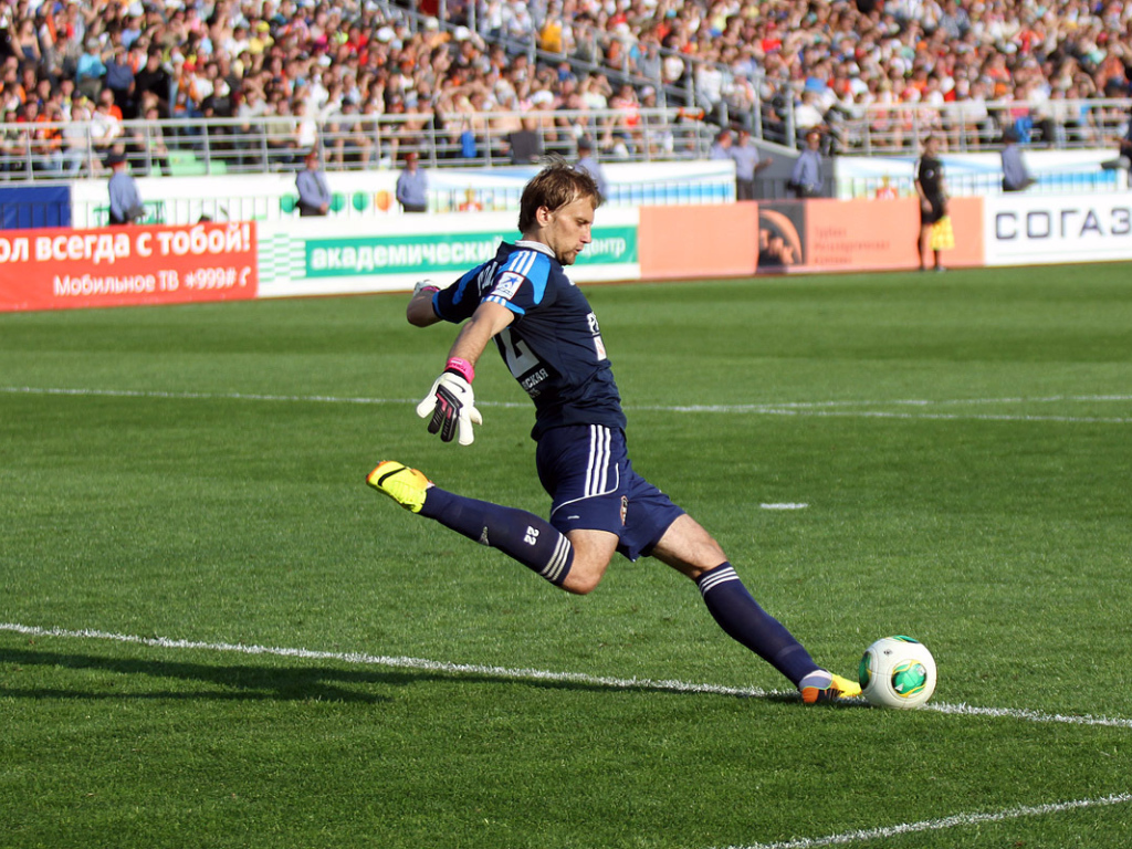 Евгений Помазан вратарь Анжи