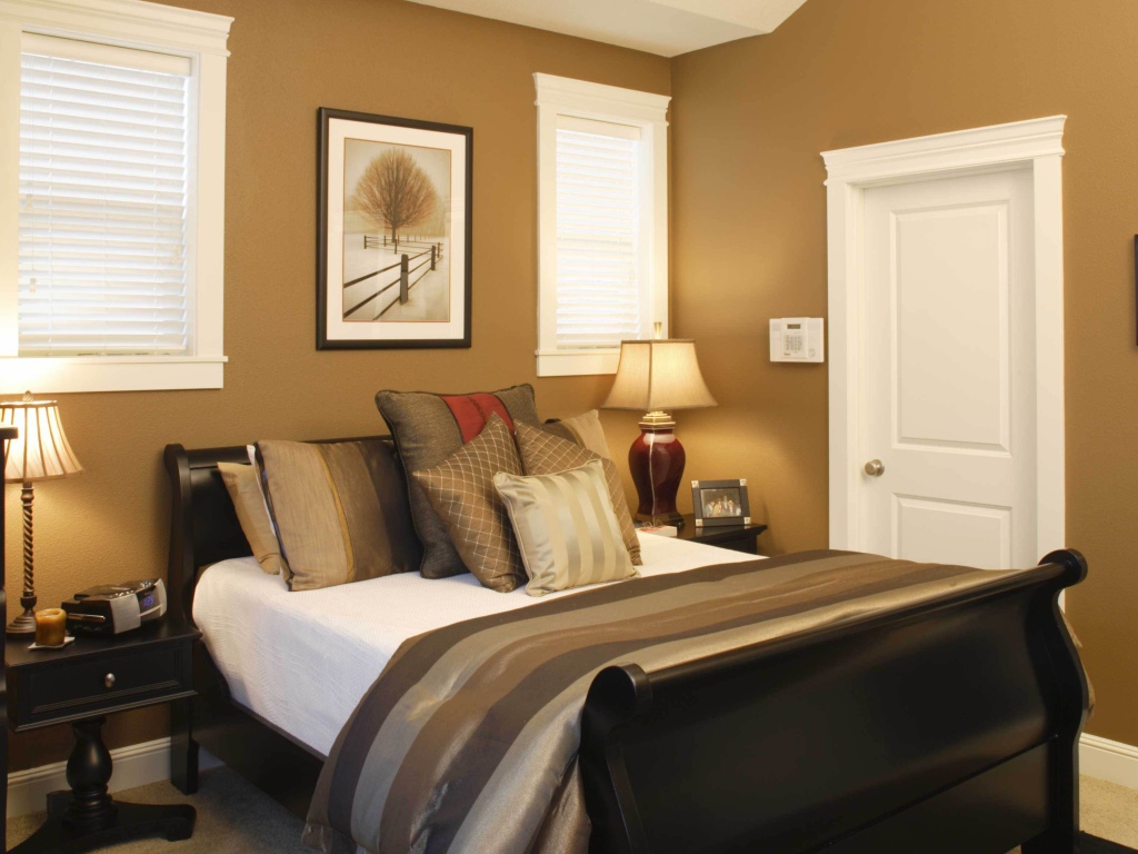 Кровать в спальне