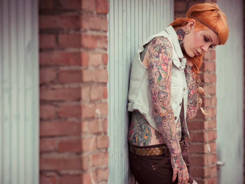 Все тело в татуировках