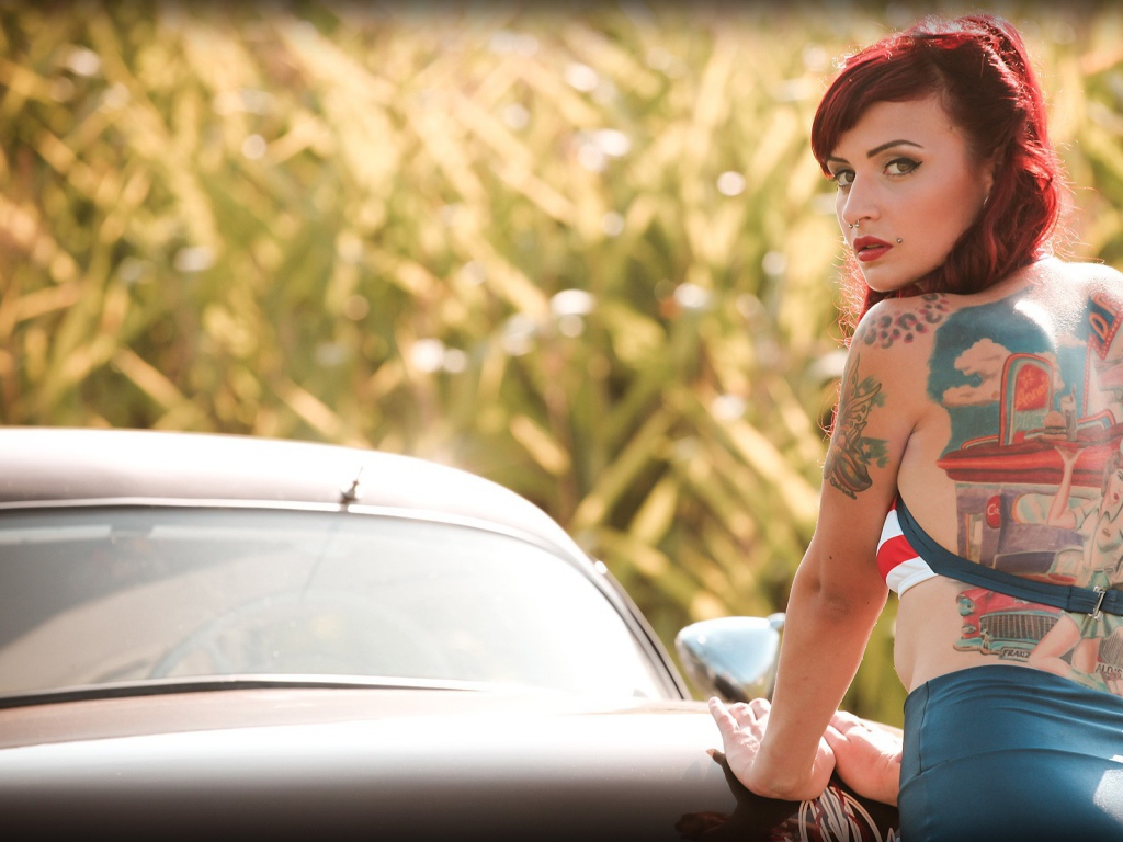 Цветная татуировка на спине