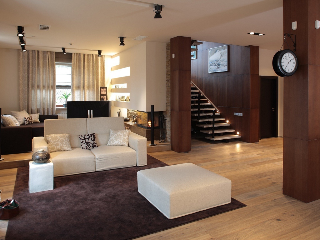 Колонны в гостиной