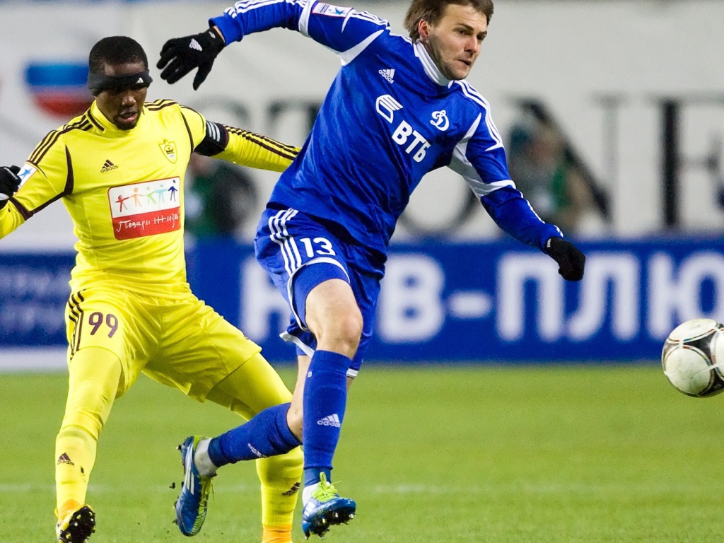 Владимир Гранат защитник московского Динамо в атаке