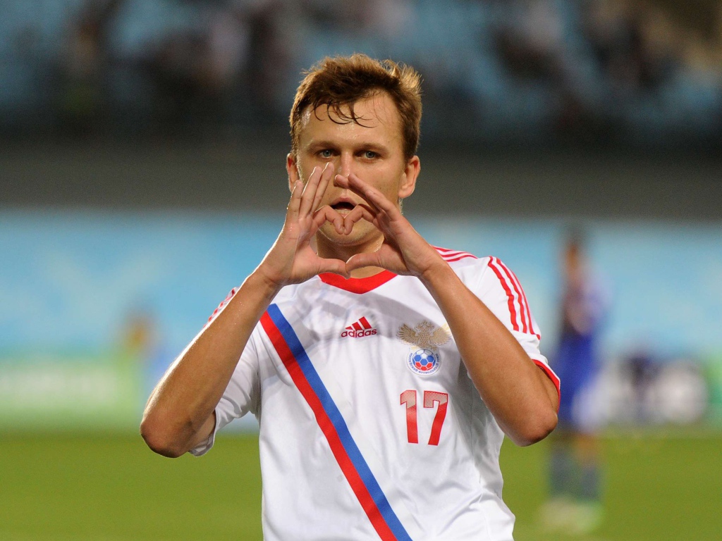 Денис Черышев игрок сборной России на поле