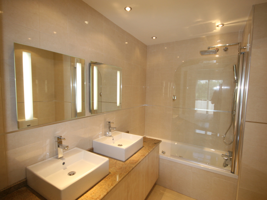 Бриллиантовая ванная комната