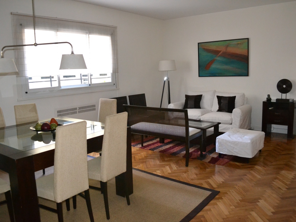 Столовая и уголок для отдыха