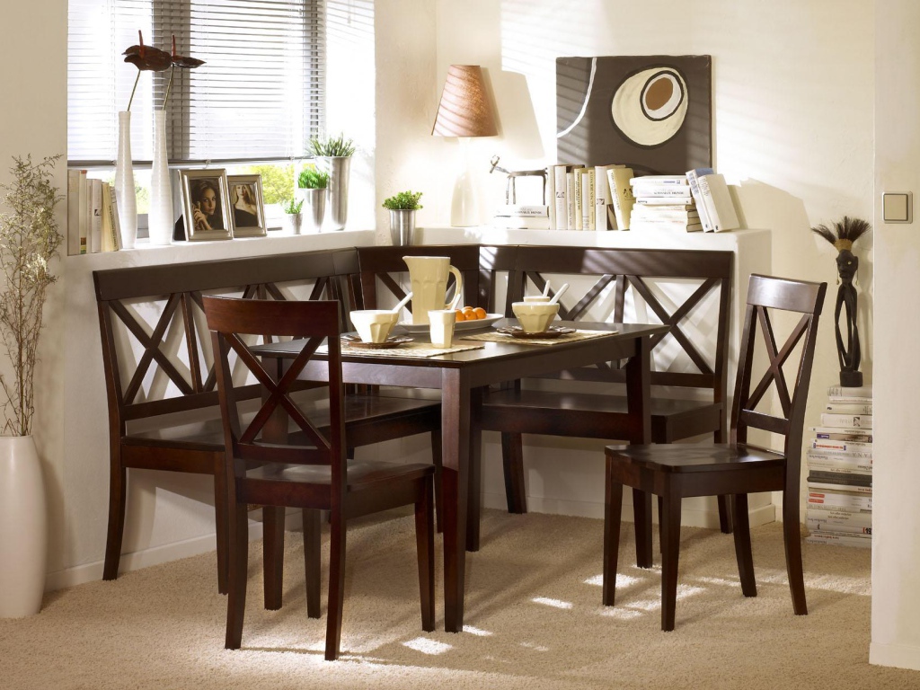 Столовая с уголком