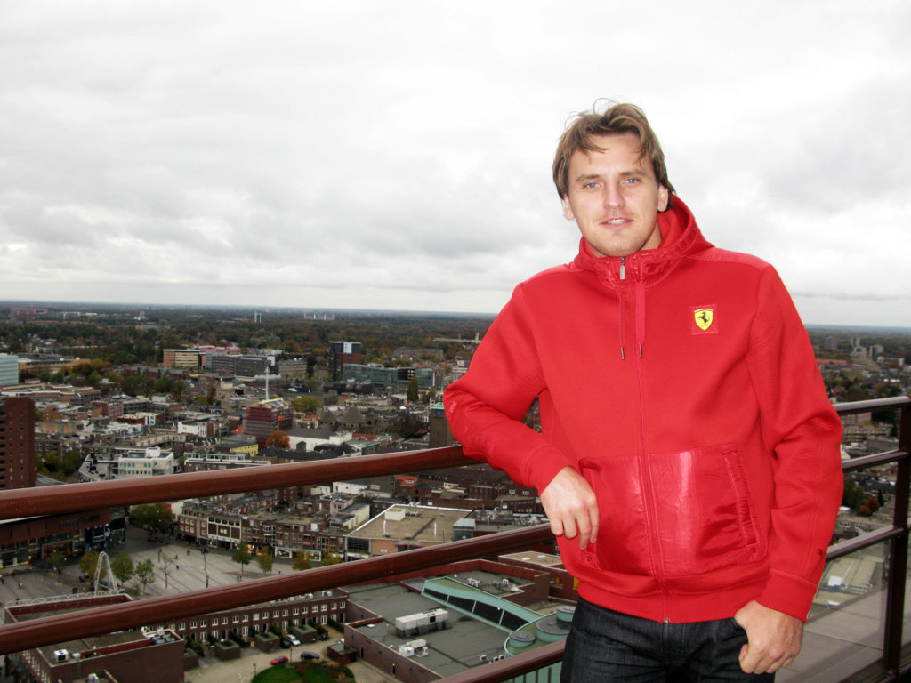 Футболист Дмитрий Булыкин