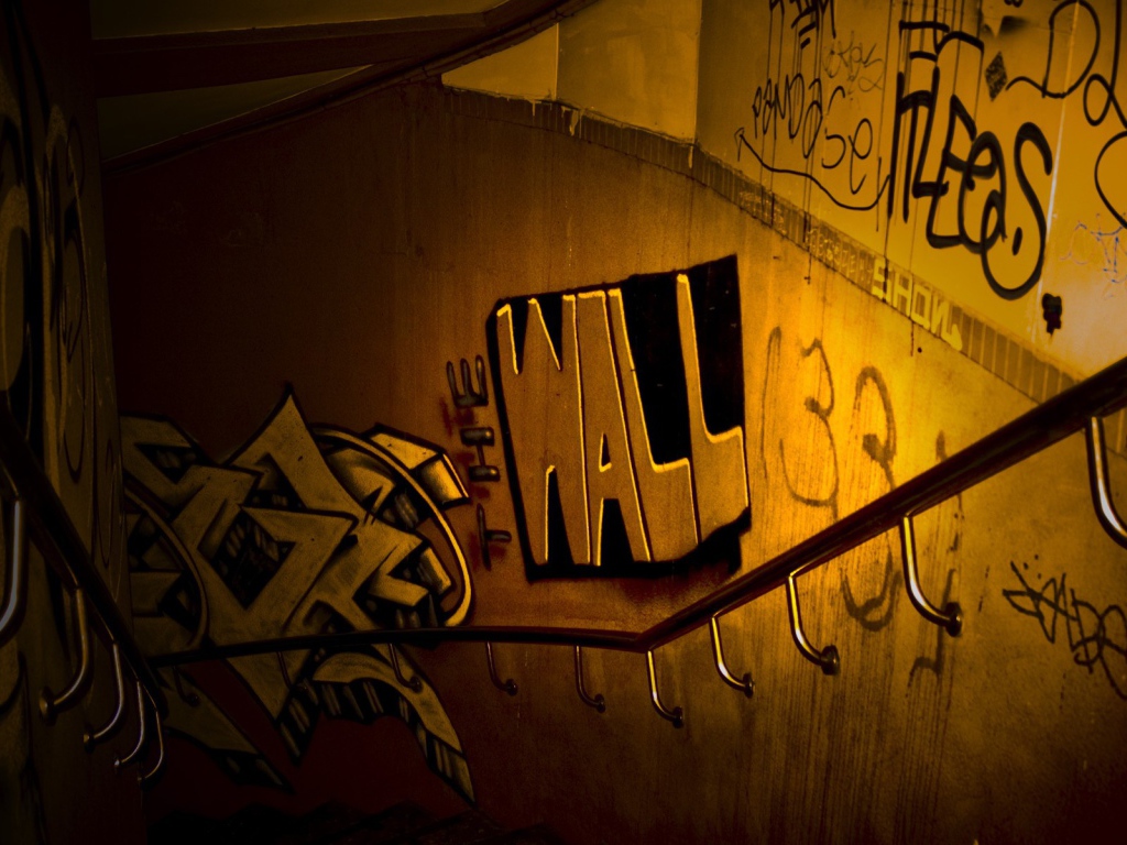 Граффити у лестницы