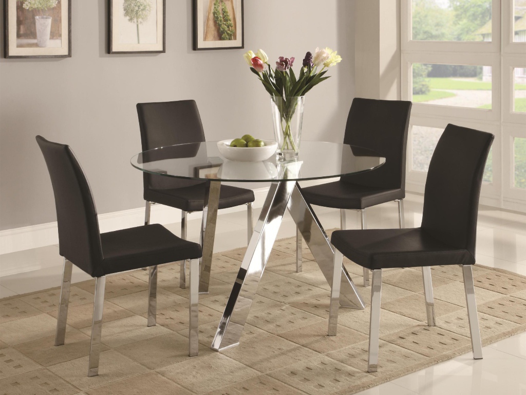 Серые стены в столовой