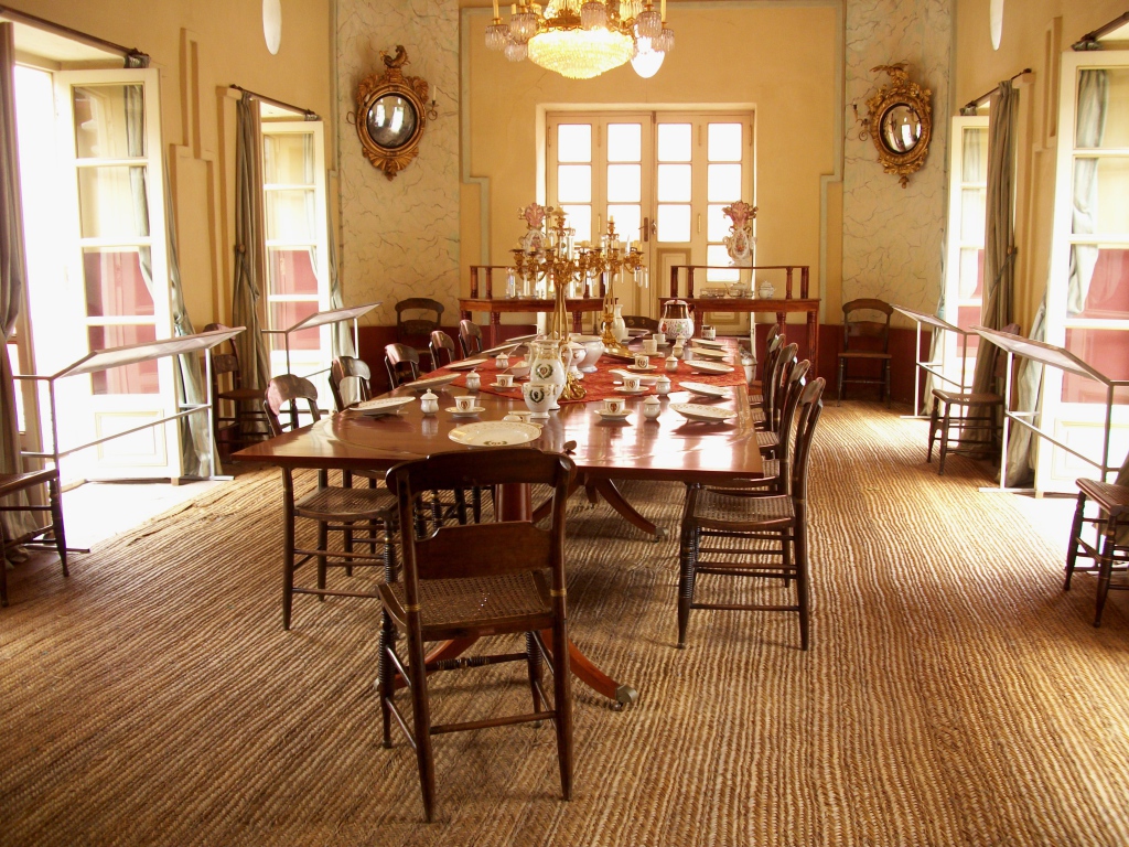 Интерьер большой столовой