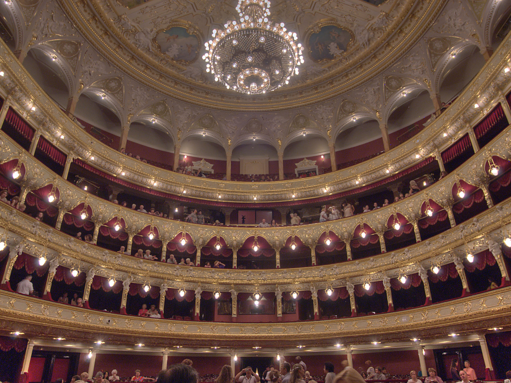 Интерьер Национального театра оперы и балета Одесса