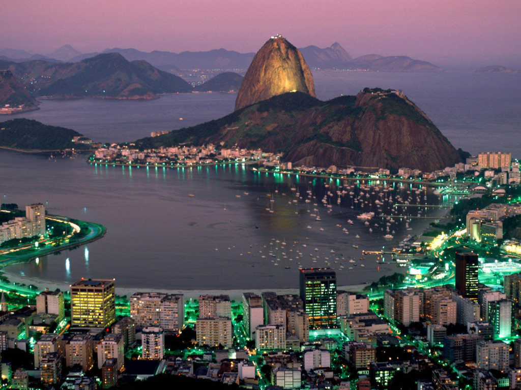 Панама ночью