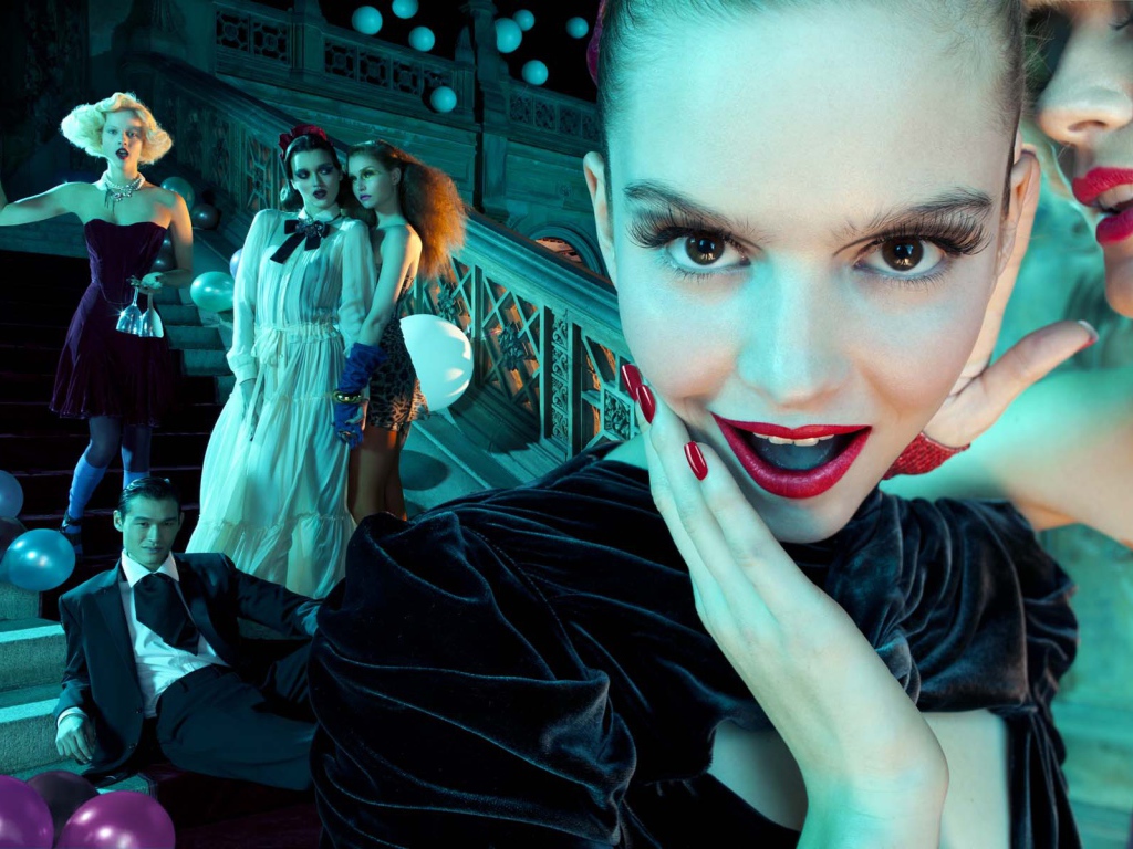 Фотография девушки веселятся