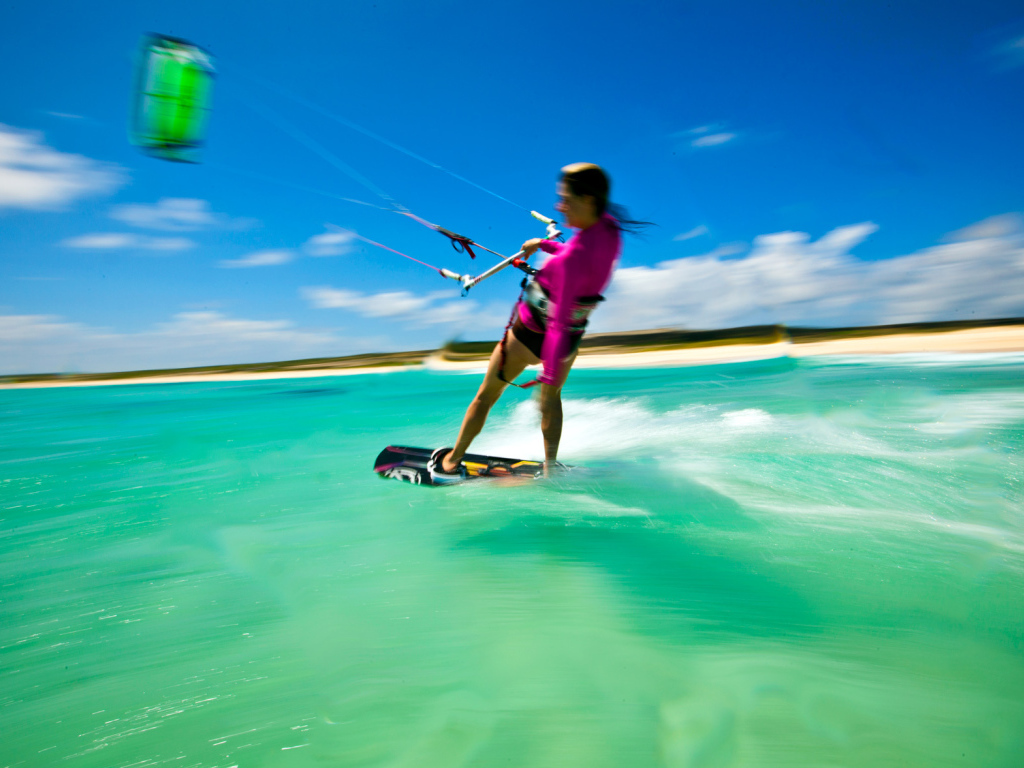 Девушка серфинг