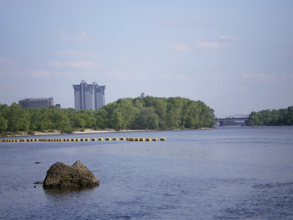 Широкие просторы Днепра в Киеве