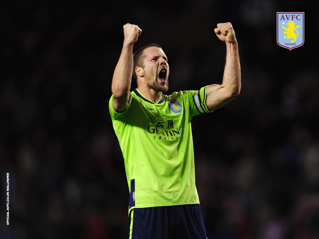 Известная футбольная команда Англии Астон Вилла