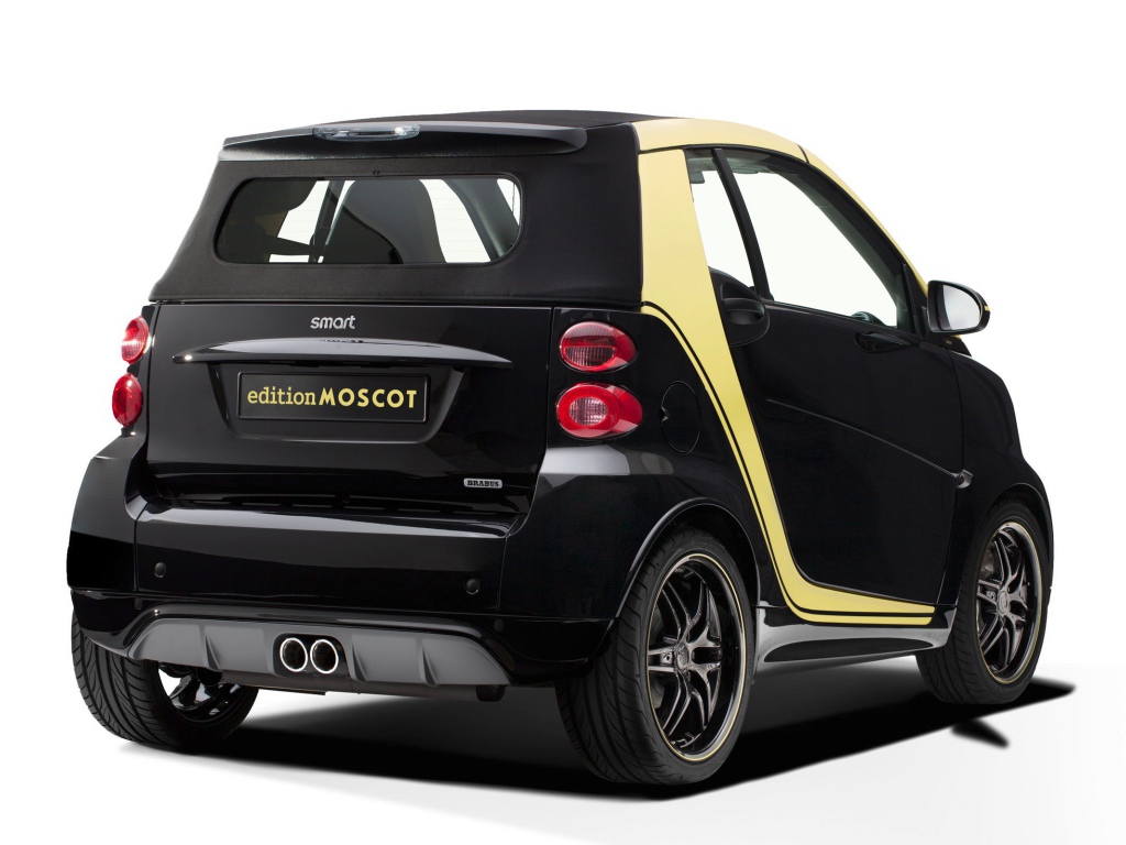 Небольшой автомобиль Smart ForTwo