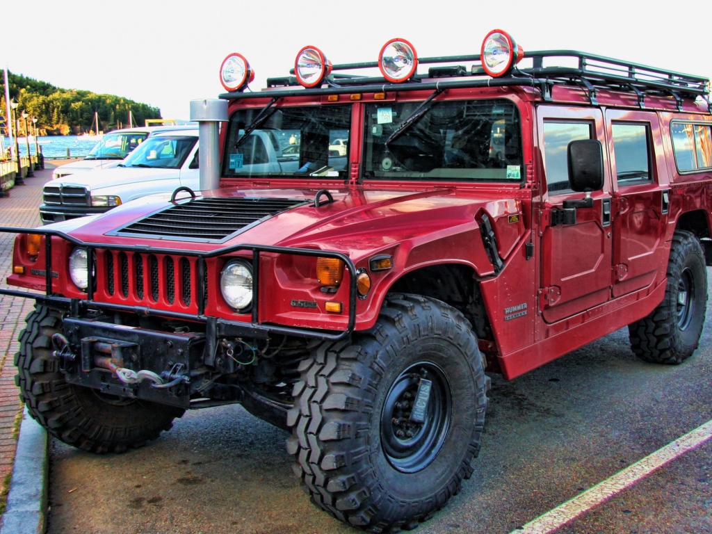 Красный Хаммер, фото HDR