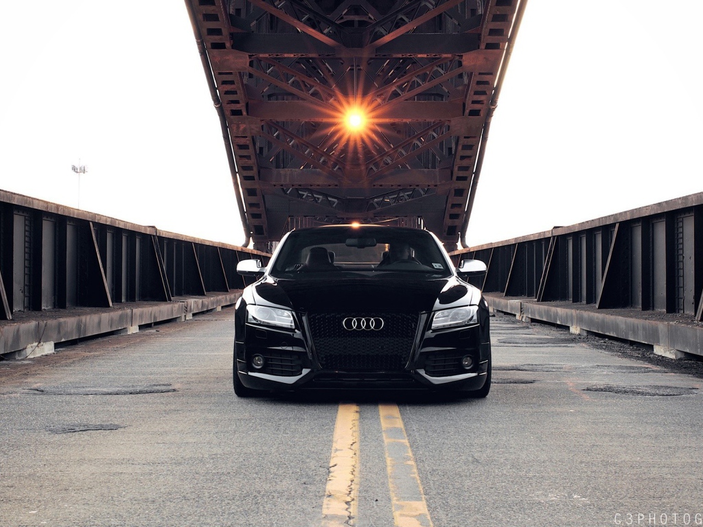 Black Audi RS5 for drawbridge