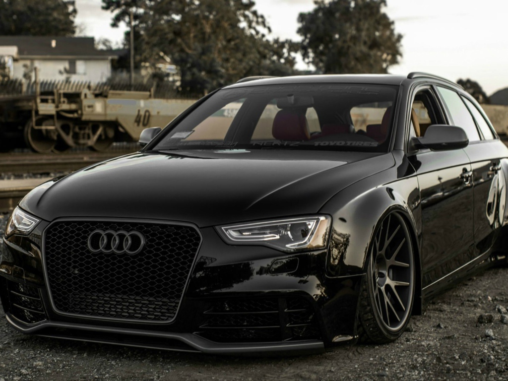 Stylish black Audi A4 Avant