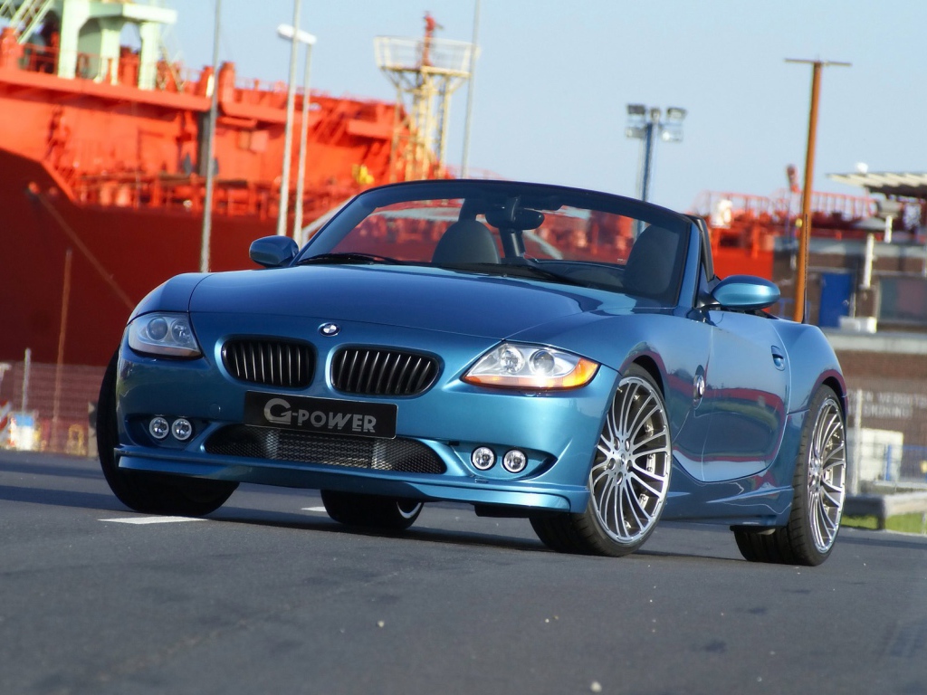 Мощный БМВ кабриолет синего цвета