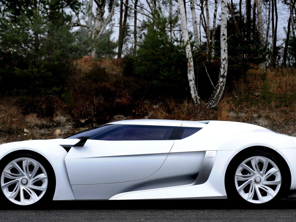 Белый Citroen GT