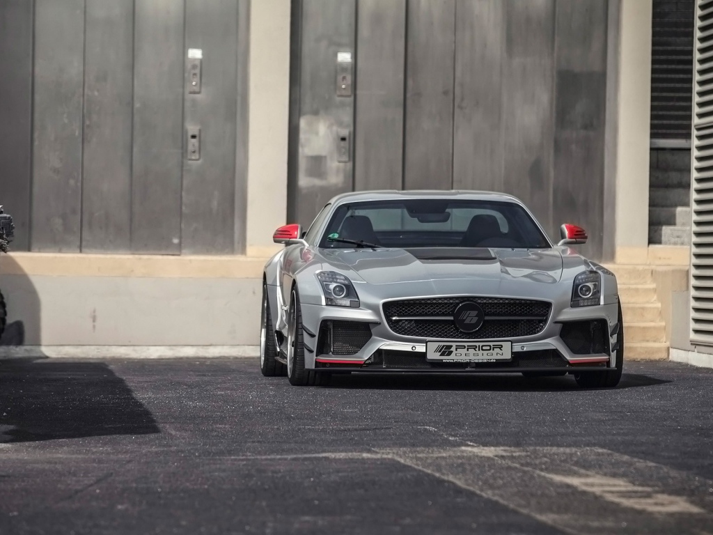 Дизайнерская модель Mercedes-Benz SLS AMG