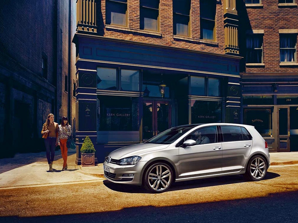 Автомобиль Volkswagen golf 7 в городе