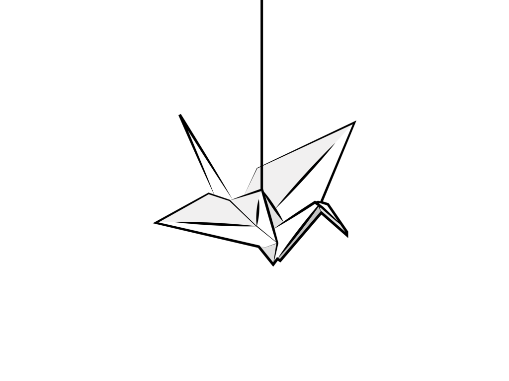 Журавлик оригами на нитке, белый фон