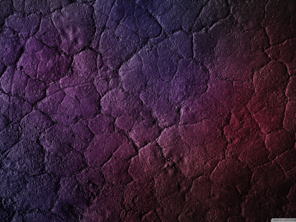 Фиолетово розовая сухая земля