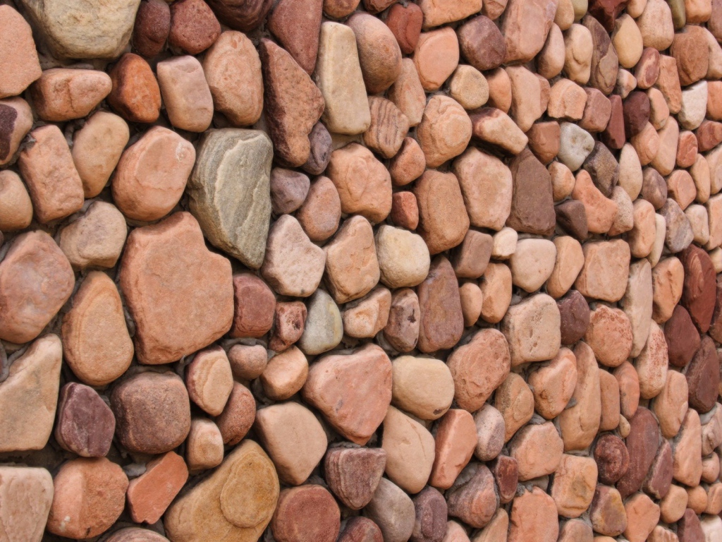 Стена их гладких камней