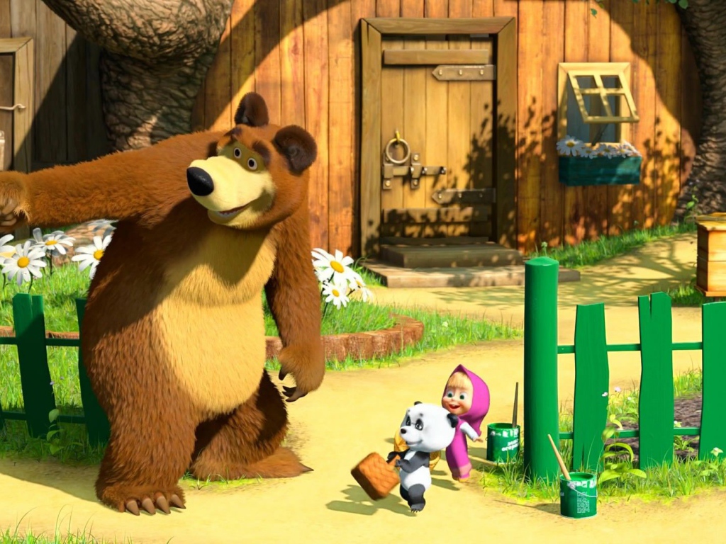 Маша и медведь у дома