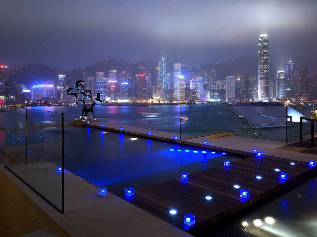 Место для отдыха на набережной Гонконга