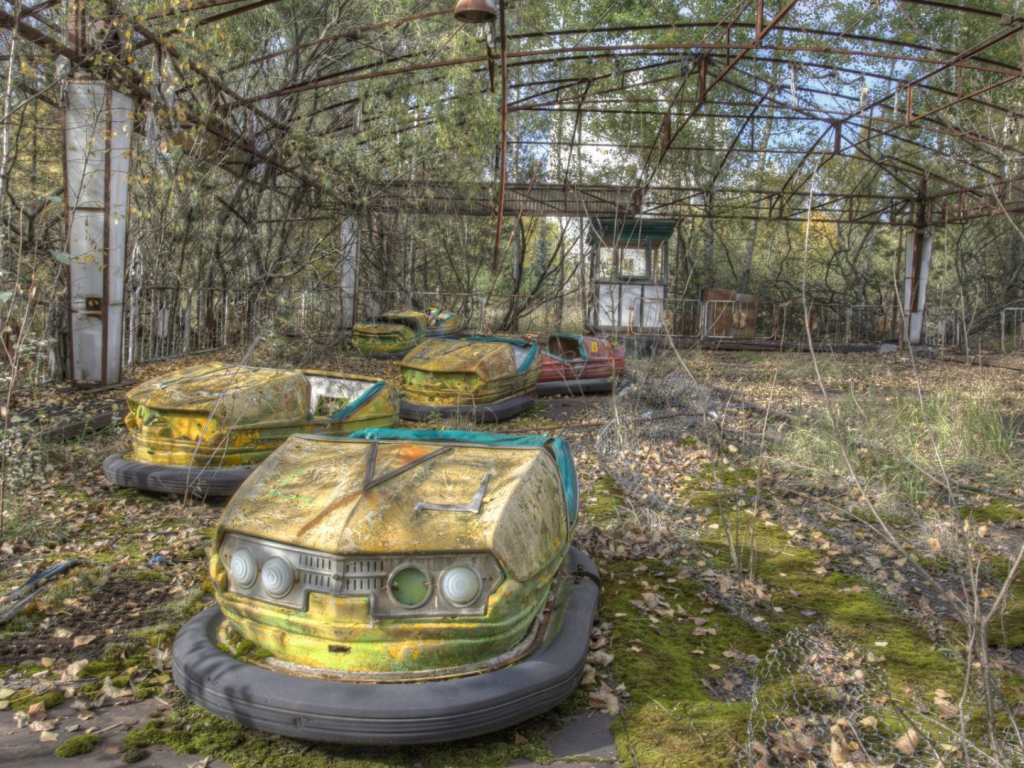 Заброшенный детский парк в Припяти