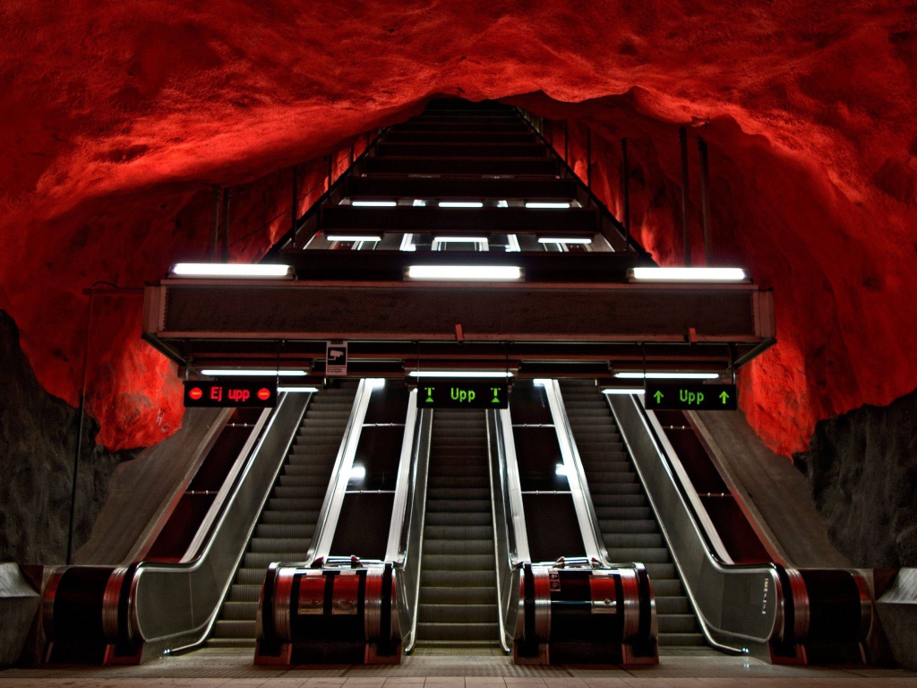 Эскалатор в метро Стокгольма