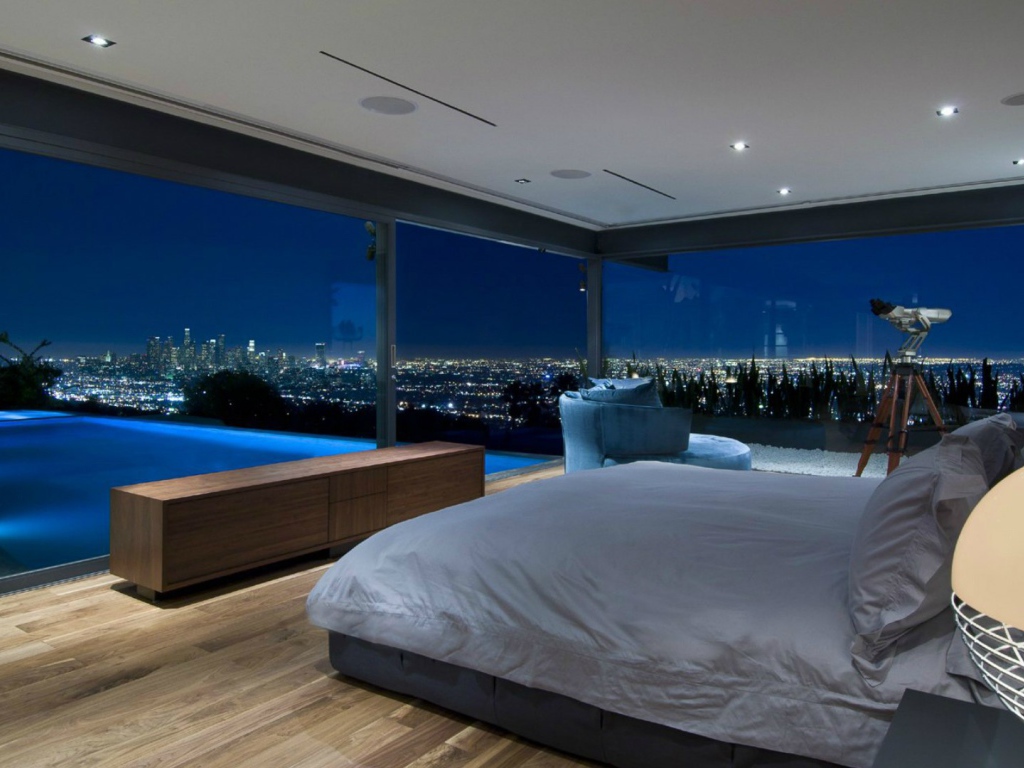 Роскошный особняк в Голливуде